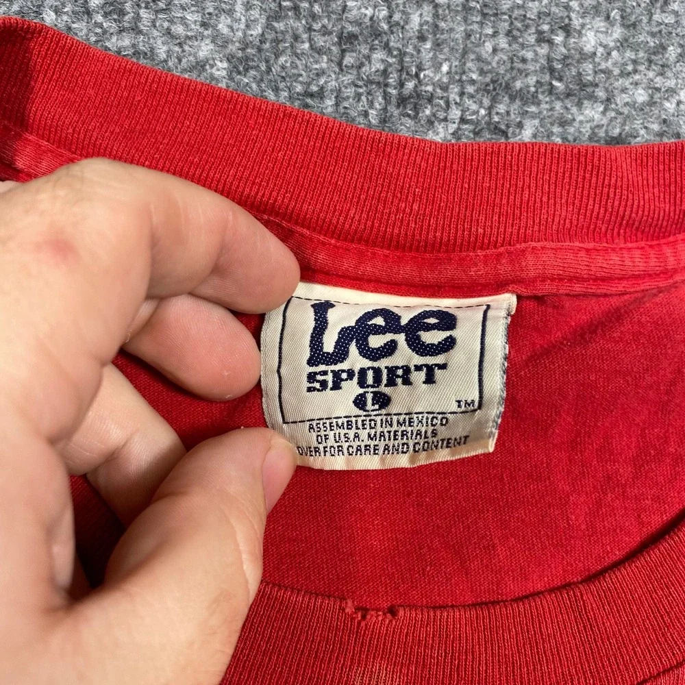 Vintage Alabama Crimson Tide Lee Sport Nutmeg Mills Red Football Graphic T-Shirt